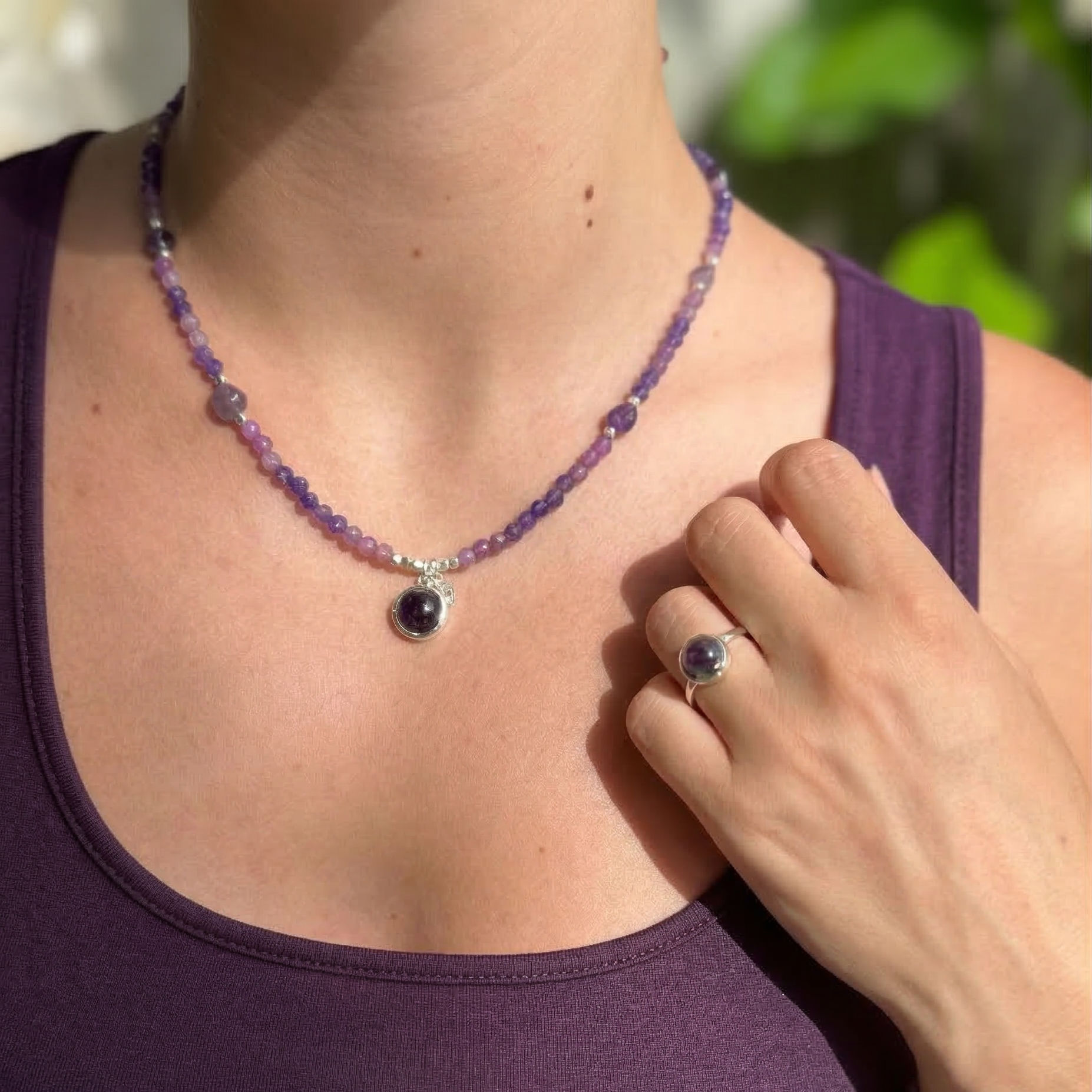 Beaded necklace with amethyst pendant