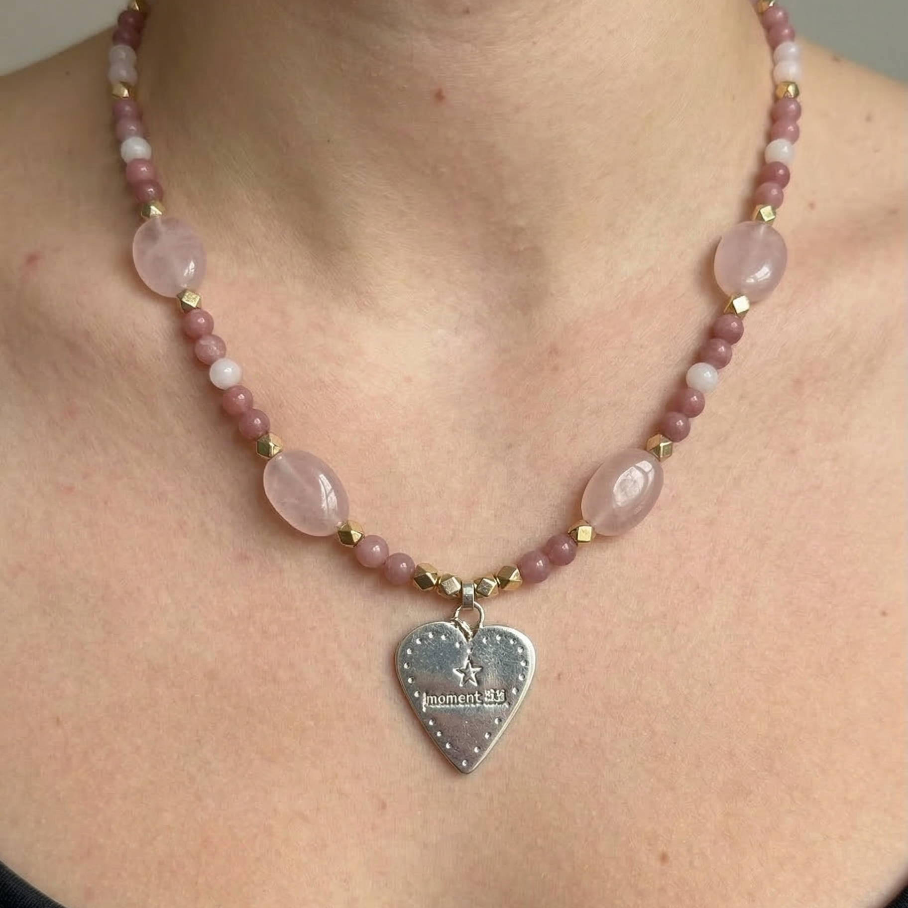 Beaded necklace with rosequartz