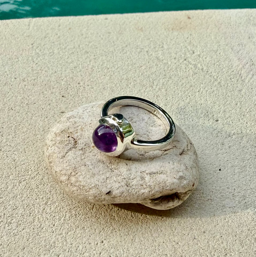 Heart ring - With amethyst