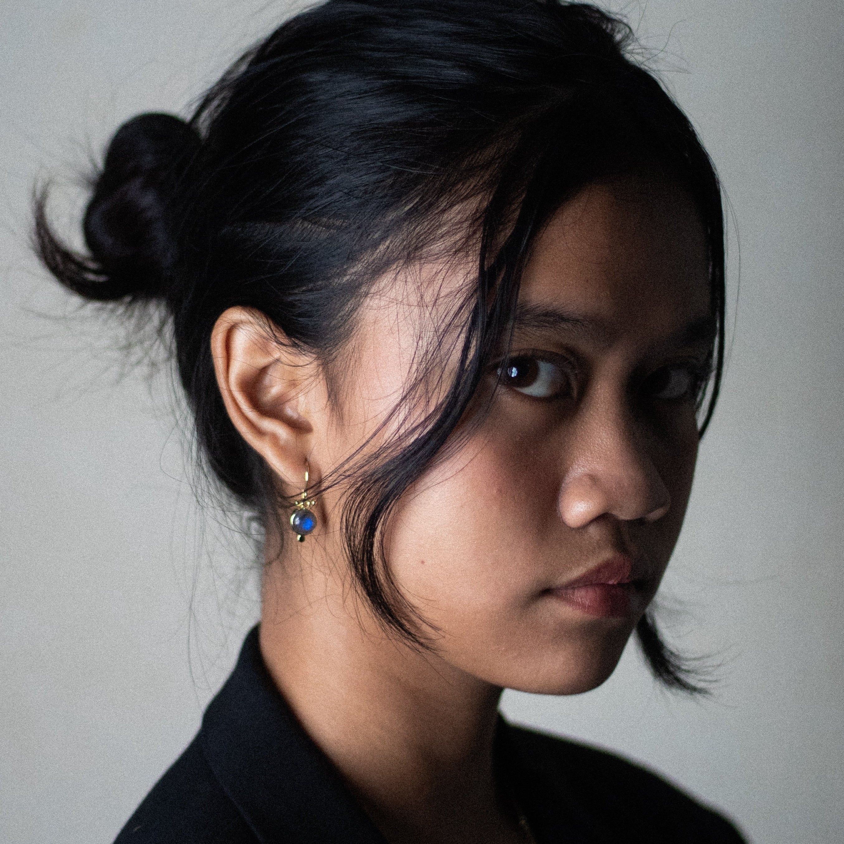 Earrings - With round Labradorite