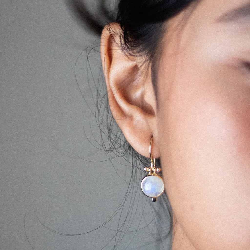 Earrings - With round Rainbow Moonstone