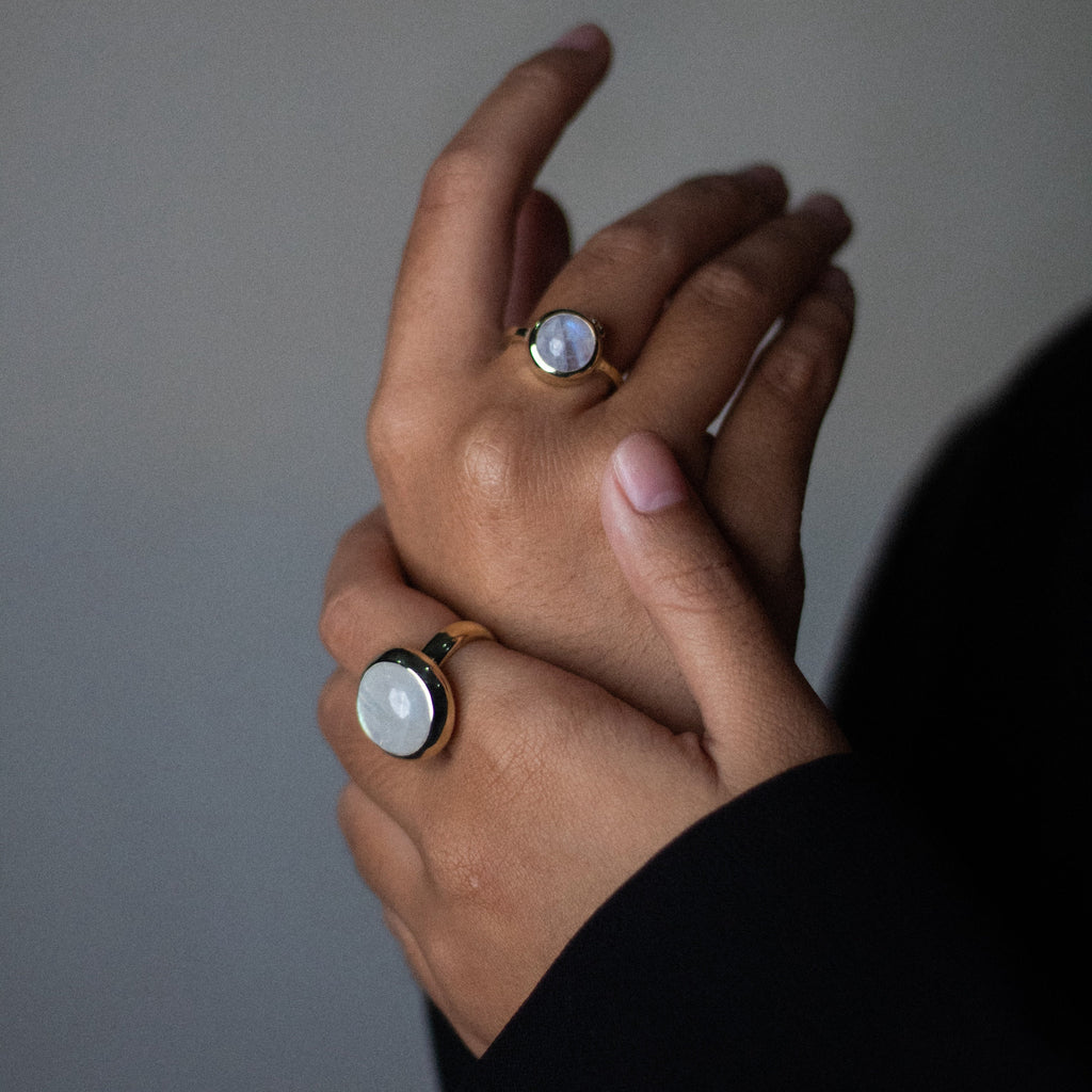Earrings - With round Rainbow Moonstone