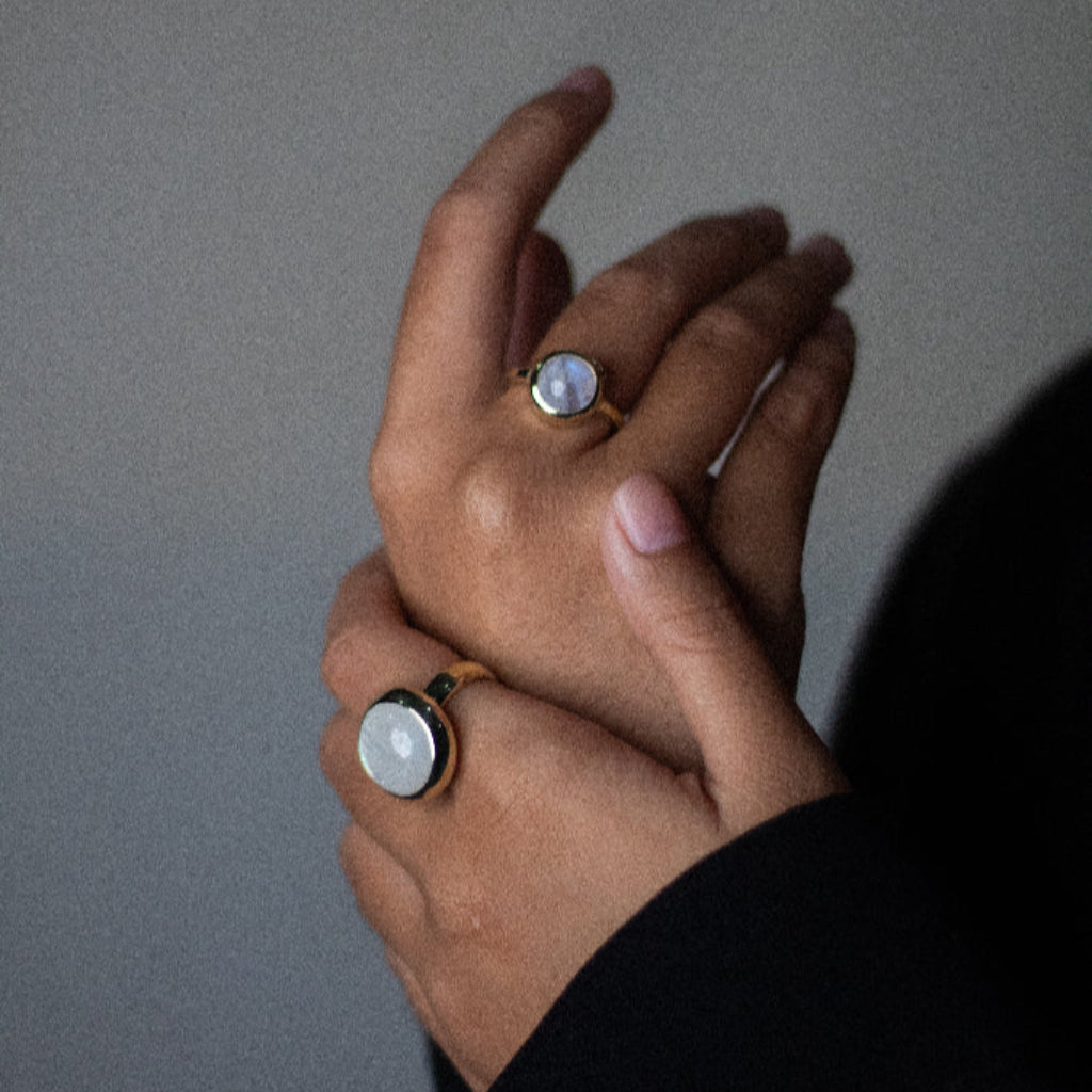 Charlie ring chunky - With Rainbow Moonstone