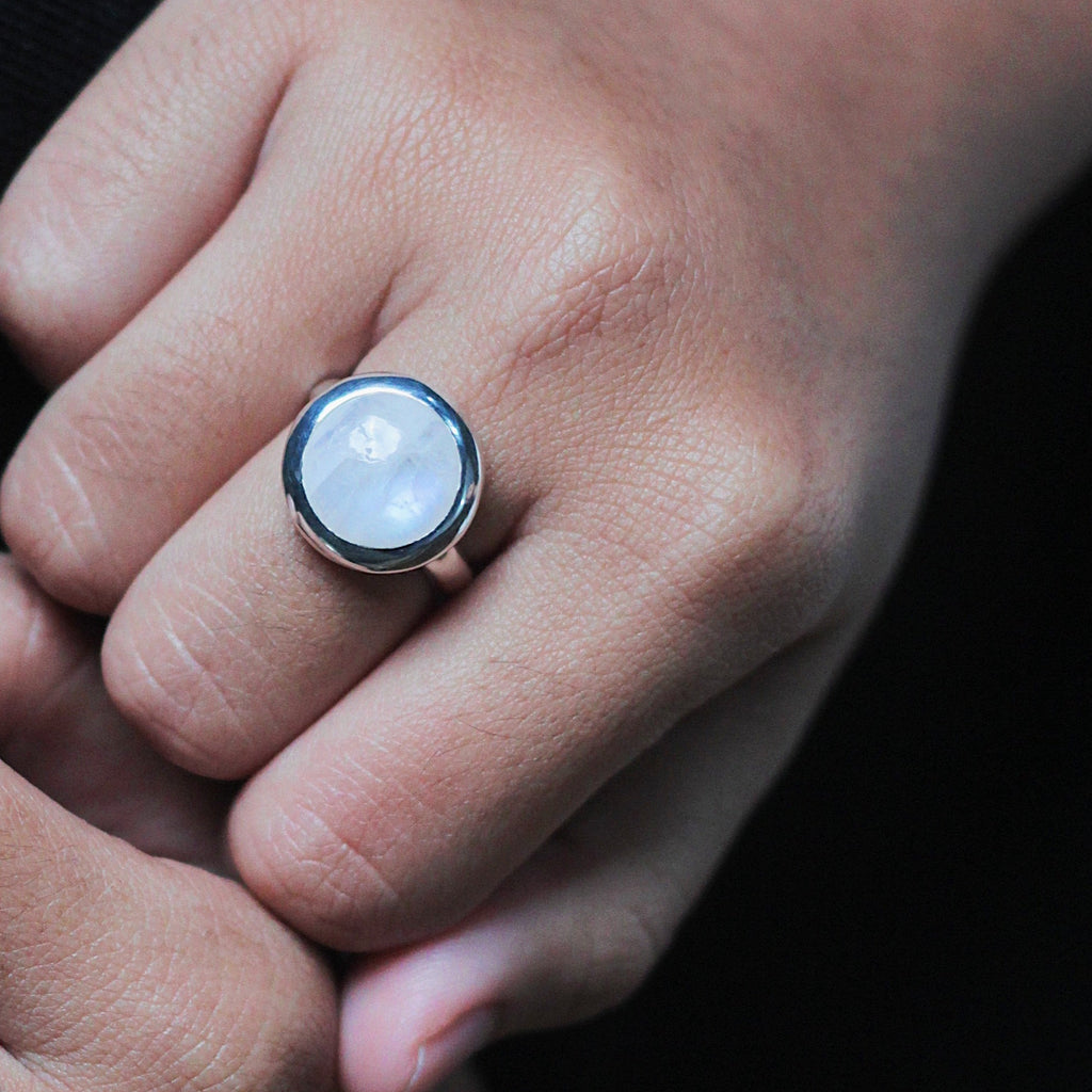 Charlie ring slim - With round Rainbow Moonstone