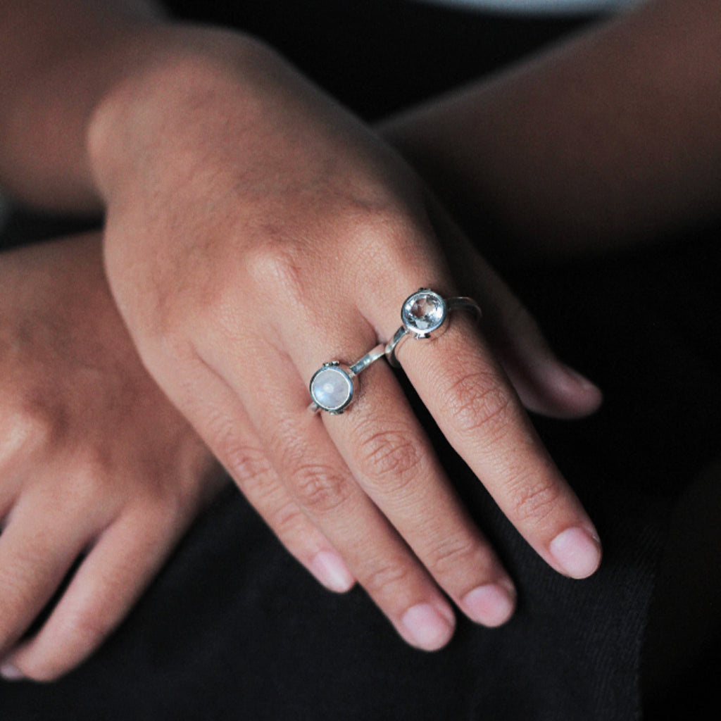 Heart ring - With Rainbow Moonstone